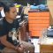 DIAMANKAN: Tersangka Kasus pencurian saat diamankan jajaran kepolisian polsek Jampangkulon. (Foto : ist)
