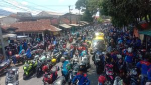 Demo Buruh, Jalan Sukabumi-Cianjur Lumpuh, Moch Popon : Ditantang  Pj Gubernur!