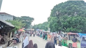 Pasar Mingguan Kota Sukabumi Jadi Buruan Warga
