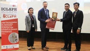 Konferensi Internasional Prodi Hukum Nusa Putra Hadirkan Profesor dari Singapore Management University