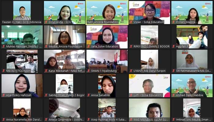 siswa penerima Beasiswa SCG