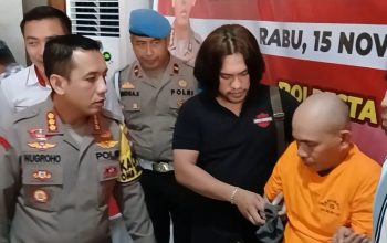 Kapolresta Barelang Kombes Pol. Nugroho Tri Nuryanto dalam rilis tersangka pembunuhan mantan direktur RSUD Padang Sidempuan di Kota Batam, Kepulauan Riau, Rabu (15/11/2023). (Yude)