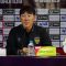 Pelatih Timnas Indonesia Shin Tae-yong memberikan penjelasan mengenai peluang timnya kontra Timnas Irak di Stadion Internasional Basra, Irak, Kamis (16/11). (media pssi)