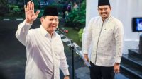 Ketua Umum DPP PartaiGerindra Prabowo Subianto (kiri) didampingi Wali Kota Medan Bobby Nasution di Medan, Sumut, Kamis (26/1/2023) malam. (Diskominfo Kota Medan)