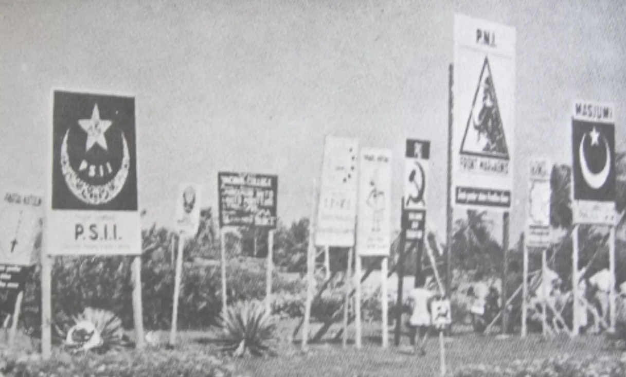 Dokumentasi keikutsertaan partai pada momen Pemilu di Indonesia tahun 1955 (Muhamad Rifki Fauzan)