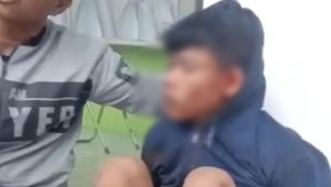 Tampang Pelaku Curanmor Babak Belur Dihakimi Masa, Bawa Senjata Mainan