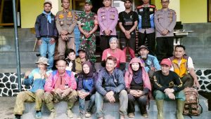 11 Pendaki yang Tersesat di Gunung Cikuray Garut Dievakuasi