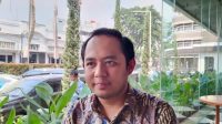 Ketua Badan Pengawas Pemilu (Bawaslu) Jawa Barat Zacky M Zam-Zam memberikan keterangan di Hotel Savoy Homann Kota Bandung.