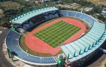 Foto udara Stadion Si Jalak Harupat di Kutawaringin, Kabupaten Bandung, Jawa Barat, Selasa (18/7/2023). (RAISAN AL FARISI)