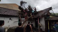 BENCANA ALAM : Ratusan rumah di dua Desa Kecamatan Cidahu rusak Rusak Diterjang Angin Puting Beliung, Pada Kamis Sore (10/11/2023). (Foto : ilustrasi)