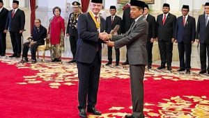 Presiden FIFA dianugerahi Bintang Jasa Pratama