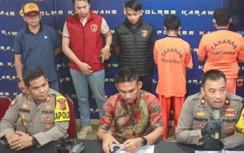 Wakapolres Karawang, Kompol Prasetyo (paling kanan).