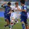 Pesepak bola Timnas Jepang Keita Kosugi (kanan) dan Yotaro Nakajima (kiri) berusaha menghalangi pesepak bola Timnas Polandia Daniel Mikolajewski (tengah) saat pertandingan fase Grup D Piala Dunia U-17 2023 di Stadion Si Jalak Harupat, Kabupaten Bandung, Jawa Barat, Sabtu (11/11/2023). (Wahyu Putro)