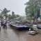 Sebuah papan reklame berukuran besar di Simpang Taman Corat-coret Kelurahan Tegal Gundil, Kecamatan Bogor Utara roboh pada Kamis (30/11). Fatur/Radar Bogor