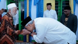 Ganjar Pranowo  Didukung Kiai Banten Abuya Muhtadi