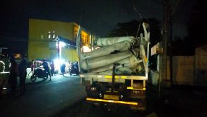 Duar! Truk Pembawa Tabung Gas CNG Meledak di Karangtengah Cibadak