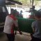 DIEVAKUASI : Jasad seorang driver Grab Car, Suparno (55) asal warga Kampung Kebonduren, RT 01/RW 05, Kalimulya, Cilodong, Kota Depok, setelah diautopsi di RSUD R Syamsudin Kota Sukabumi pada Rabu (08/11) sore.(FOTO : DENDI RADAR SUKABUMI)