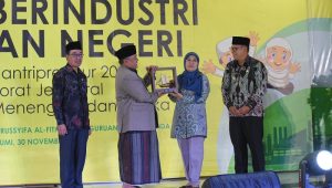 Kunjungi Sukabumi, Kemenperin RI Dorong Penguatan Santripreneur