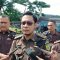DIWAWANCARAI : Kepala Seksi Intelijen Kejaksaan Negeri Kabupaten Sukabumi, Wawan Kurniawan saat diwawancarai Radar Sukabumi soal perkembangan kasus dugaan penggelapan dana BOS dan PIP di salah satu SMK di wilayah Kecamatan Kabandungan.(FOTO : DENDI RADAR SUKABUMI)
