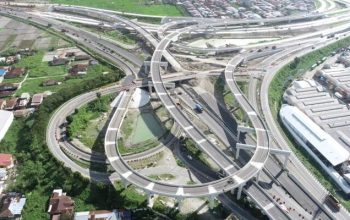 Selama periode libur Natal dan Tahun Baru (Nataru) 2023, terdapat 11 ruas jalan tol yang bisa diakses secara gratis oleh masyarakat.