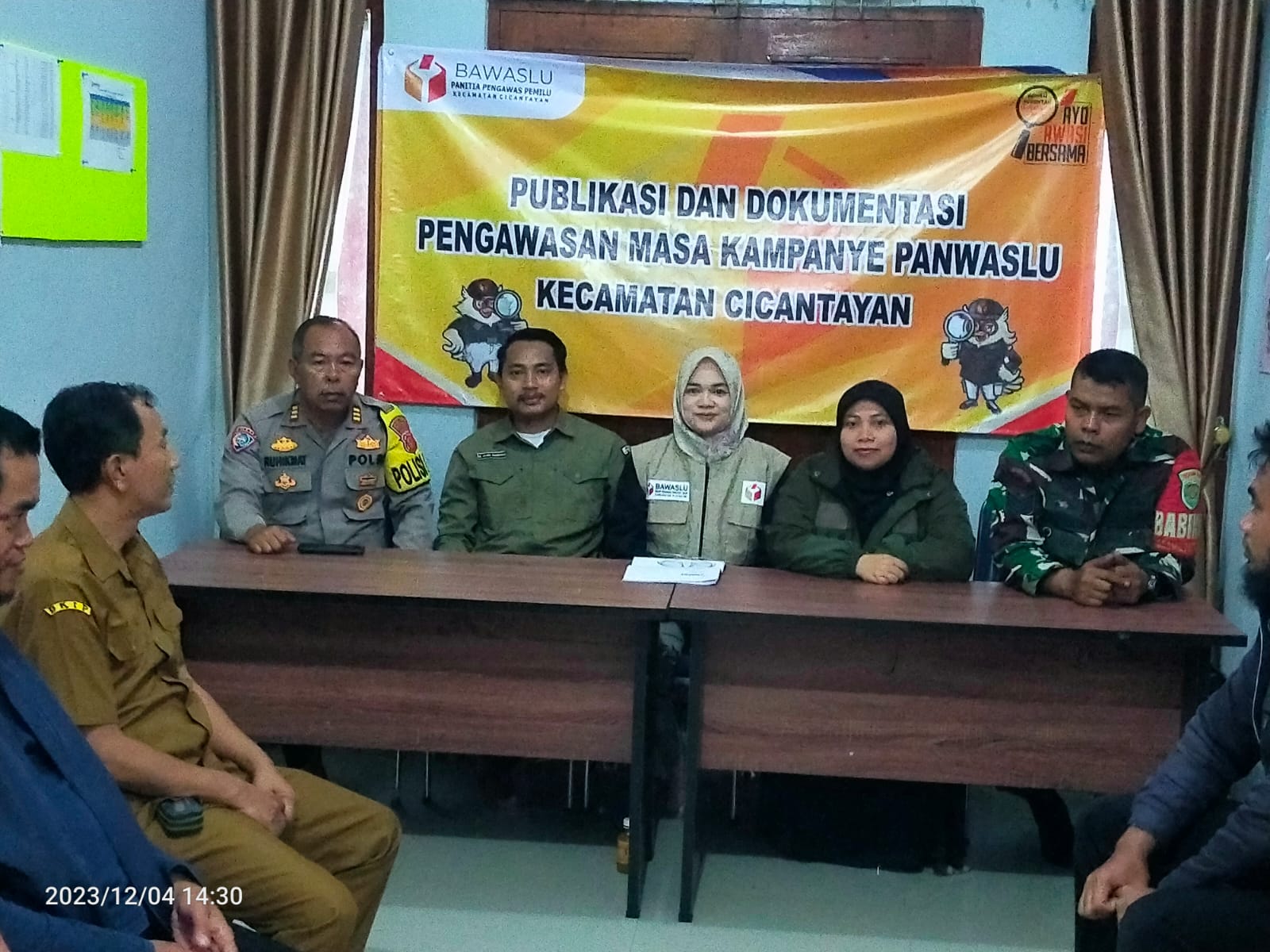 Ketua Panitia Pengawas Pemilihan Umum (Panwaslu) Kecamatan Cicantanyan Imas saadiyah meminta peserta pemilu untuk mematuhi dan memperhatikan aturan kampanye.