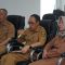 Sekda saat membuka bimtek pelatihann sosio kultural secara virtual di ruang Comand Center Palabuhanratu. (foto : ist)
