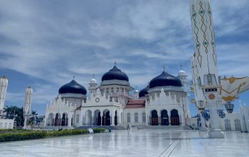 Masjid Raya Baiturahman Banda Aceh menjadi saksi bisu bencana tsunami Aceh pada 19 tahun lalu-X/@dannisaixora-