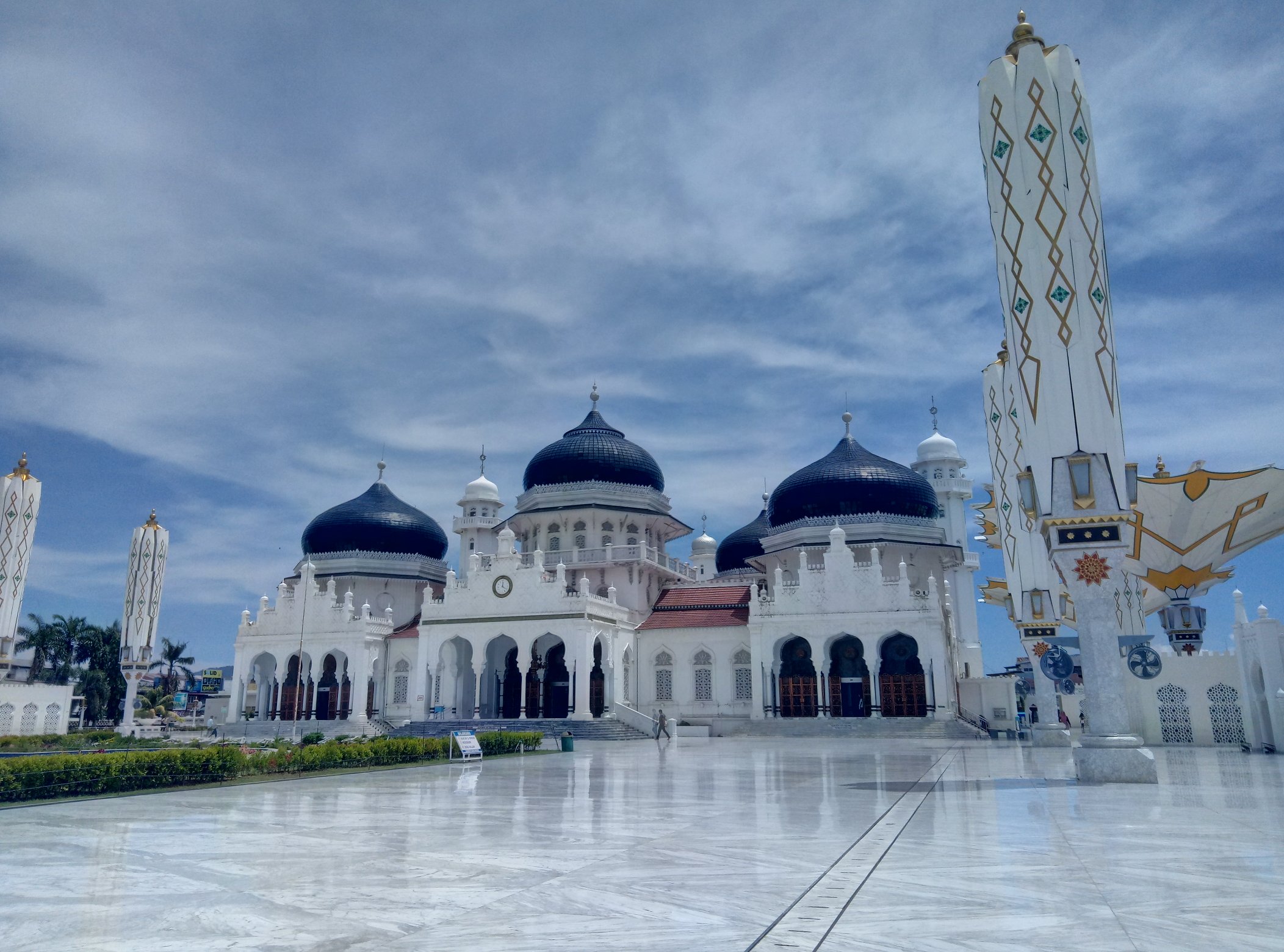Masjid Raya Baiturahman Banda Aceh menjadi saksi bisu bencana tsunami Aceh pada 19 tahun lalu-X/@dannisaixora-
