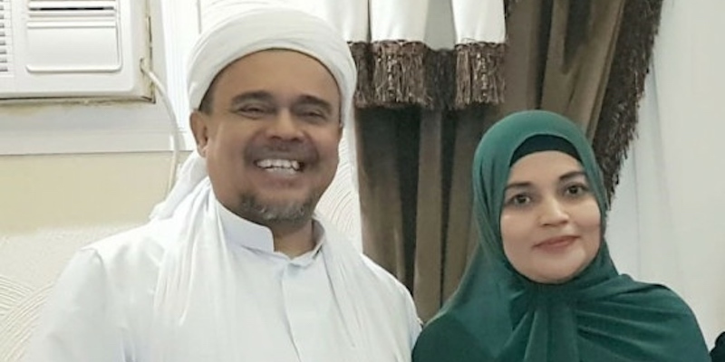 Habib Rizieq Shihab dan istrinya/Net