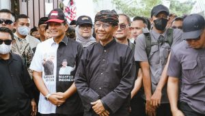 Cawapres Mahfud Bernostalgia di Festival Layangan Bandung