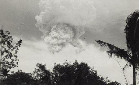 Gunung Gede diketahui mengalami erupsi sebanyak 27 kali, dari tahun 1747 hingga letusan terakhir 1957. Indeks skala letusannya rata-rata VEI 2 sementara letusan VEI 3 tercatat pada tahun 1747 – 1748, 1832, 1840 dan 1853.
