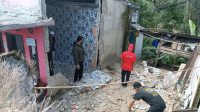 RUSAK : Kondisi bangunan rumah warga di wilayah Kecamatan Kabandungan, rusak akibat guncangan gempa bumi pada Kamis (14/12).(foto :ist)