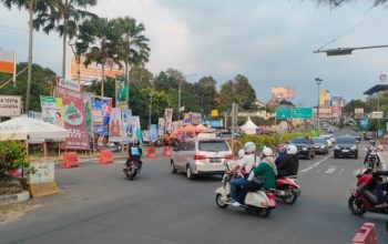 Kondisi lalulintas di simpang Gadog Sabtu (23/12/2023) petang pukul 18.00 WIB. ARIFAL/RADAR BOGOR