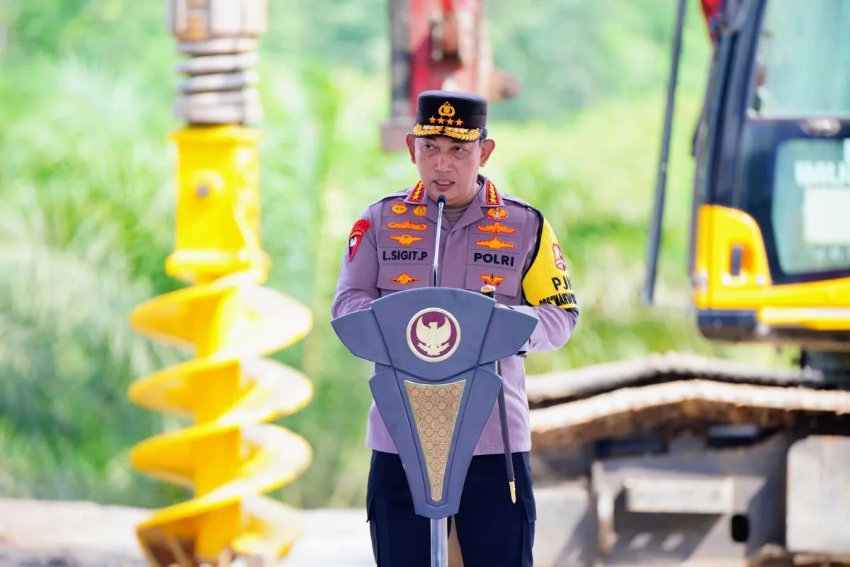Kapolri Jenderal Pol. Listyo Sigit Prabowo memberikan sambutan dalam acara Kota Nusantara (IKN), Kalimantan Timur (Kaltim), Kamis (21/12/2023). (Laily Rahmawaty)
