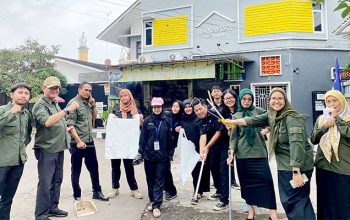 Mahasiswa IPB saat berkunjung ke Kelurahan Gunungparang