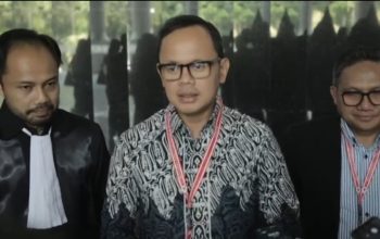 Wali Kota Bogor Bima Arya bersama sejumlah kepala daerah lainnya, mengajukan gugatan terkait Pasal 201 ayat (5) Undang-Undang Republik Indonesia Nomor 10 Tahun 2016 Tentang Pilkada ke Mahkamah Konstitusi (MK).