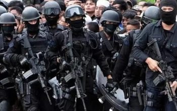 Densus 88 telah mengamankan sebanyak 18 orang terduga pelaku teroris saat pengamanan Natal tahun 2023.