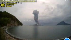 Gunung Anak Krakatau Kembali Erupsi