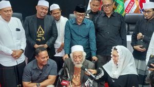 Jelaskan Video Dukung Prabowo, Kiai Abuya Muhtadi Tegaskan Dukung Ganjar-Mahfud