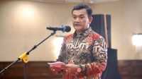 Asisten Daerah (Asda) I Pemerintahan dan Kesra Setda Jabar Dedi Supandi memberikan keterangan dalam acara penghargaan K3 tingkat Provinsi Jawa Barat di Bandung, Kamis (7/12/2023). (Pemprov Jabar)