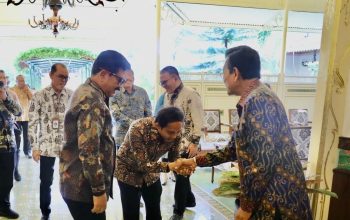 Sekjen DPP PSI Raja Juli Antoni menemui Gubernur DIY Sri Sultan Hamengku Buwono X di Kompleks Kepatihan Kota Yogyakarta, Kamis (07/12/2023). (PSI)