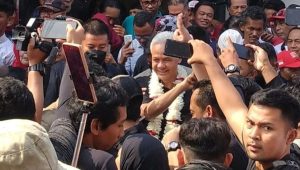 Capres Ganjar Resmikan Posko Relawan di Bekasi
