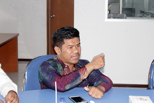 TEGAS: Ketua DPC Partai Hanura Kota Sukabumi, Bayu Waluya pada saat memaparkan sambutannya