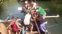 DIEVAKUASI : Korban tenggelam di sungai Ciletuh Desa Mandrajaya, Kecamatan Ciemas sesaat di temukan. (f0t0 : ist)