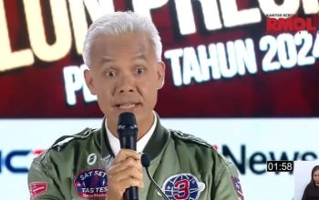 Calon presiden nomor urut tiga, Ganjar Pranowo dalam Debat Capres Ketiga 2024 di Istora Mandiri pada Minggu, 7 Januari 2023