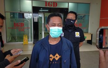 DIWAWANCARAI : Humas RSUD Sekarwangi Cibadak, saat diwawancarai terkait kondisi terkini korban pembacokan Ajun Junaedi (51) warga Kampung Leuwi Keris, RT 01/RW 08, Desa Ciambar, Kecamatan Ciambar, Kabupaten Sukabumi, pada Senin (29/01).