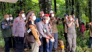 Balai Besar TNGGP Lepaskan Elang Jawa Kalina ke Alam Bebas