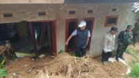 Bencana longsor menerjang satu rumah di Kecamatan Purabaya Sukabumi, Kamis (19/01/2024). Tidak ada korban juwa dalam bencana tersebut, hanya saja sejumlah rumah terancam.