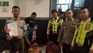 Curi Bantalan Rel Kereta KA Pangrango di Stasiun Sukabumi, Dua Orang Ditangkap Polisi