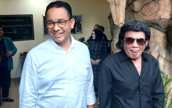 Capres nomor urut 1, Anies Baswedan, menyambangi Raja Dangdut Rhoma Irama di Studio Soneta, Depok, Jawa Barat, Sabtu (21/1)